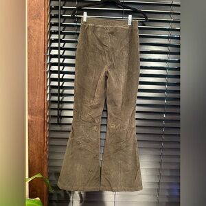 EUC Aerie Groove On Rib Velour Flare Pant dark olive green